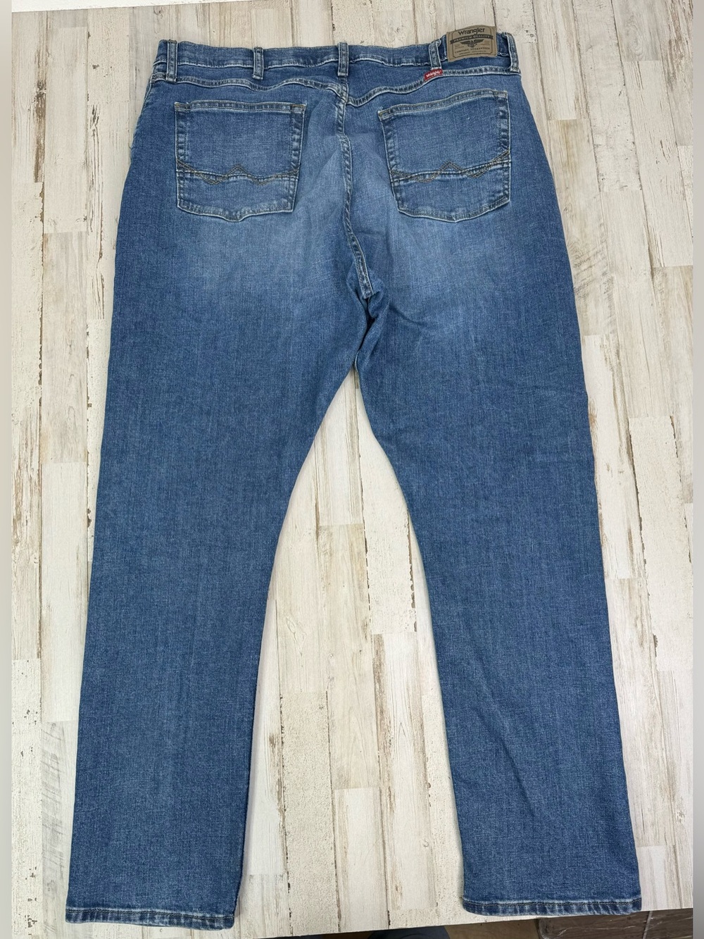 Wrangler Athletic Fit Jeans Mens 40x32 Stretch Denim Blue Pants - Picture 10 of 12